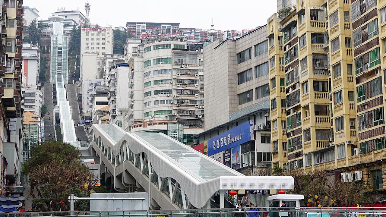 Yürümek Artık Tarih Oldu: Dağın Zirvesine 21 Dakikalık Yürüyen Yolculuk!