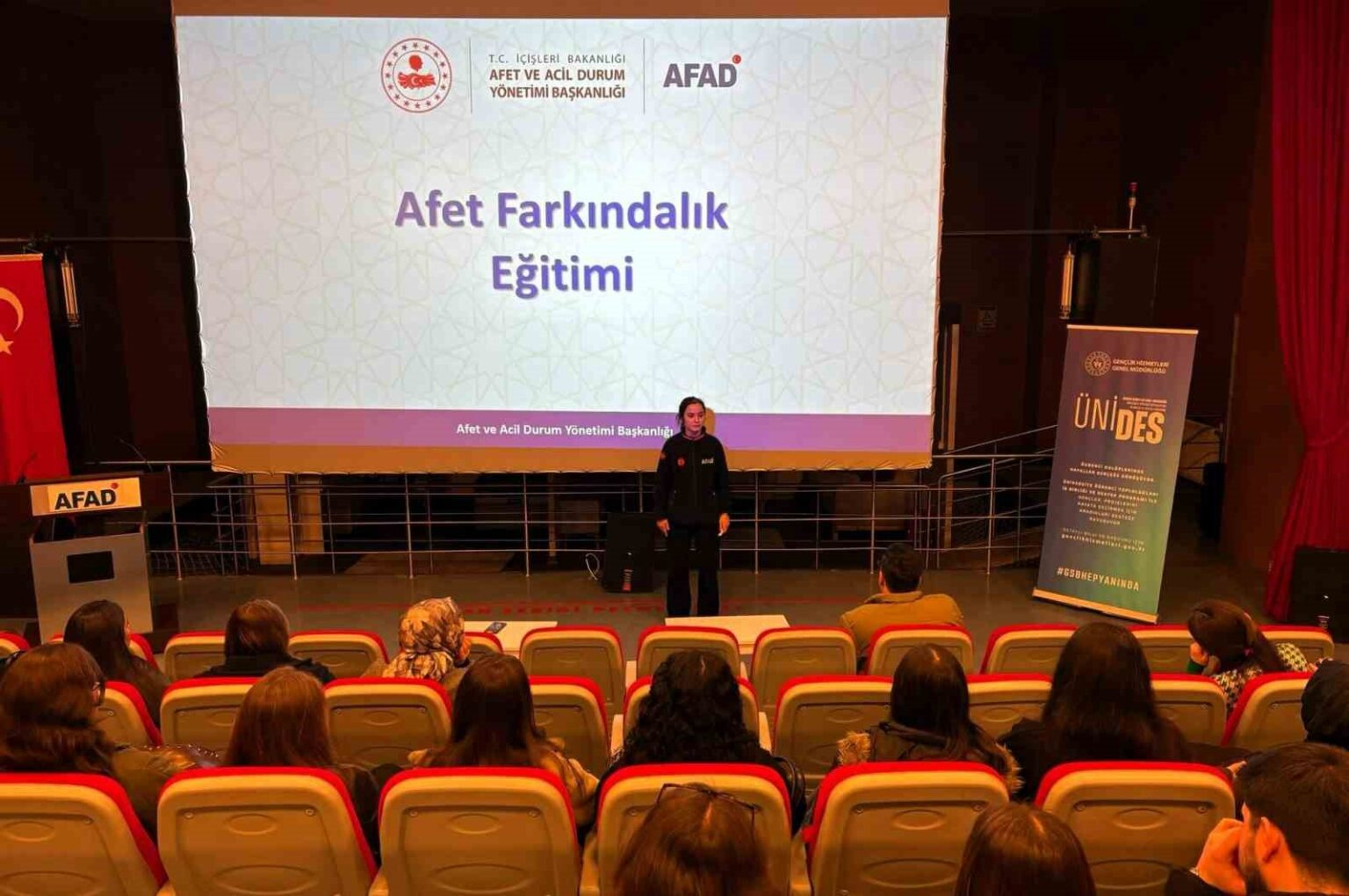 GELECEĞİN LOJİSTİKÇİLERİ AFET YÖNETİMİ EĞİTİMİ ALDI (Kardeş Haber)