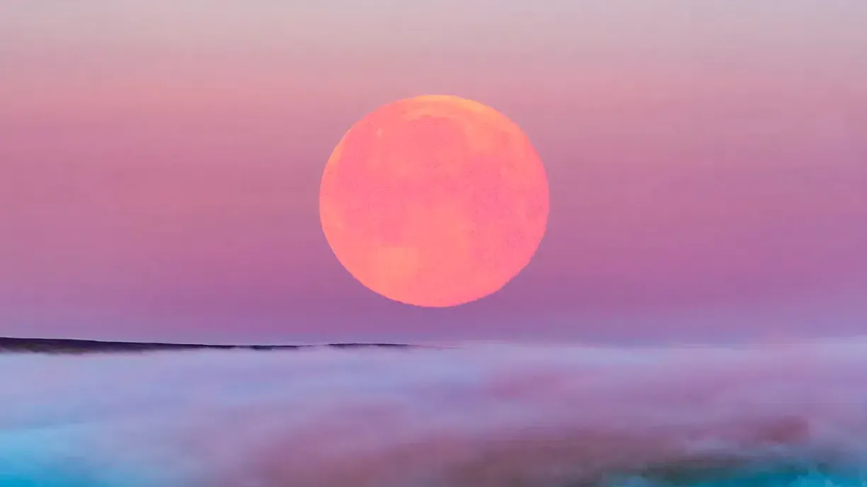 Pembe Dolunay Ritüeli: Gökyüzündeki Bu Enerji Patlamasına Hazır Mısınız? (Kardeş Haber)