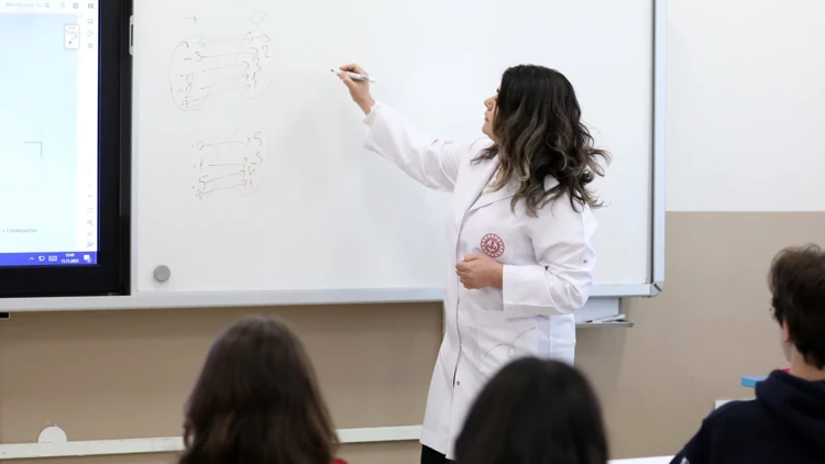 Terfi Eden Memurlar 3 Yıl Boyunca Görev Yerini Değiştiremeyecek (Kardeş Haber)