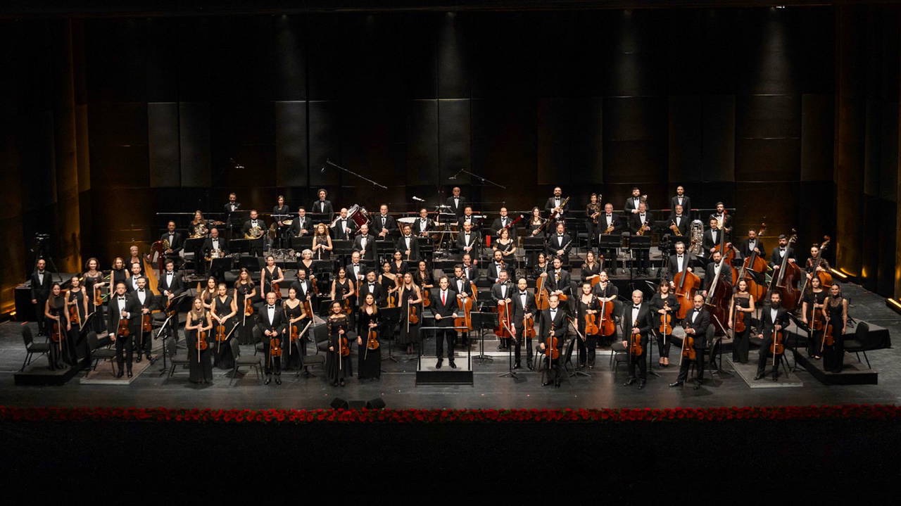 BİFO YORUMUYLA ŞOSTAKOVİÇ VE STRAUSS