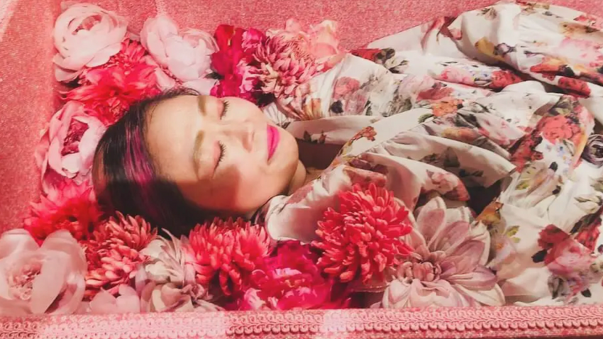 Japonya’da Sıra Dışı Ritüel: 30 Dakikalık “Meditasyon Tabutları” Gündemde!