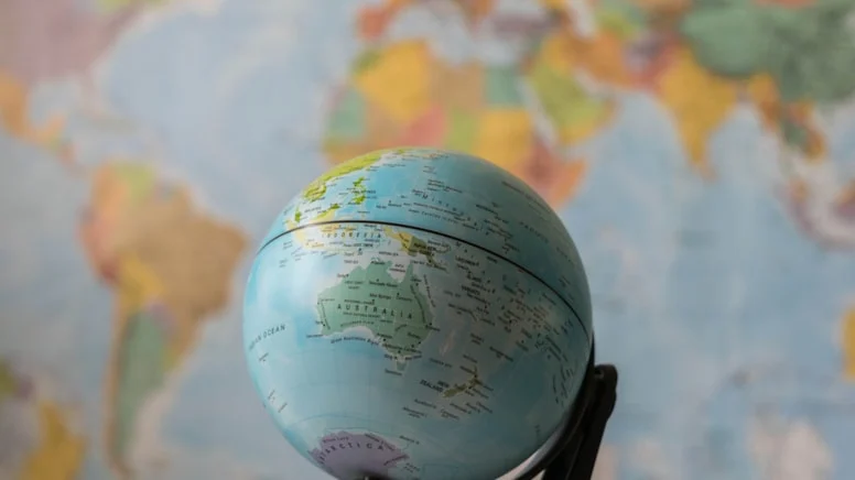 Ezber Bozan Coğrafya: 3 Başkenti ve 12 Resmi Diliyle Dünyanın En Sıra Dışı Ülkesi!