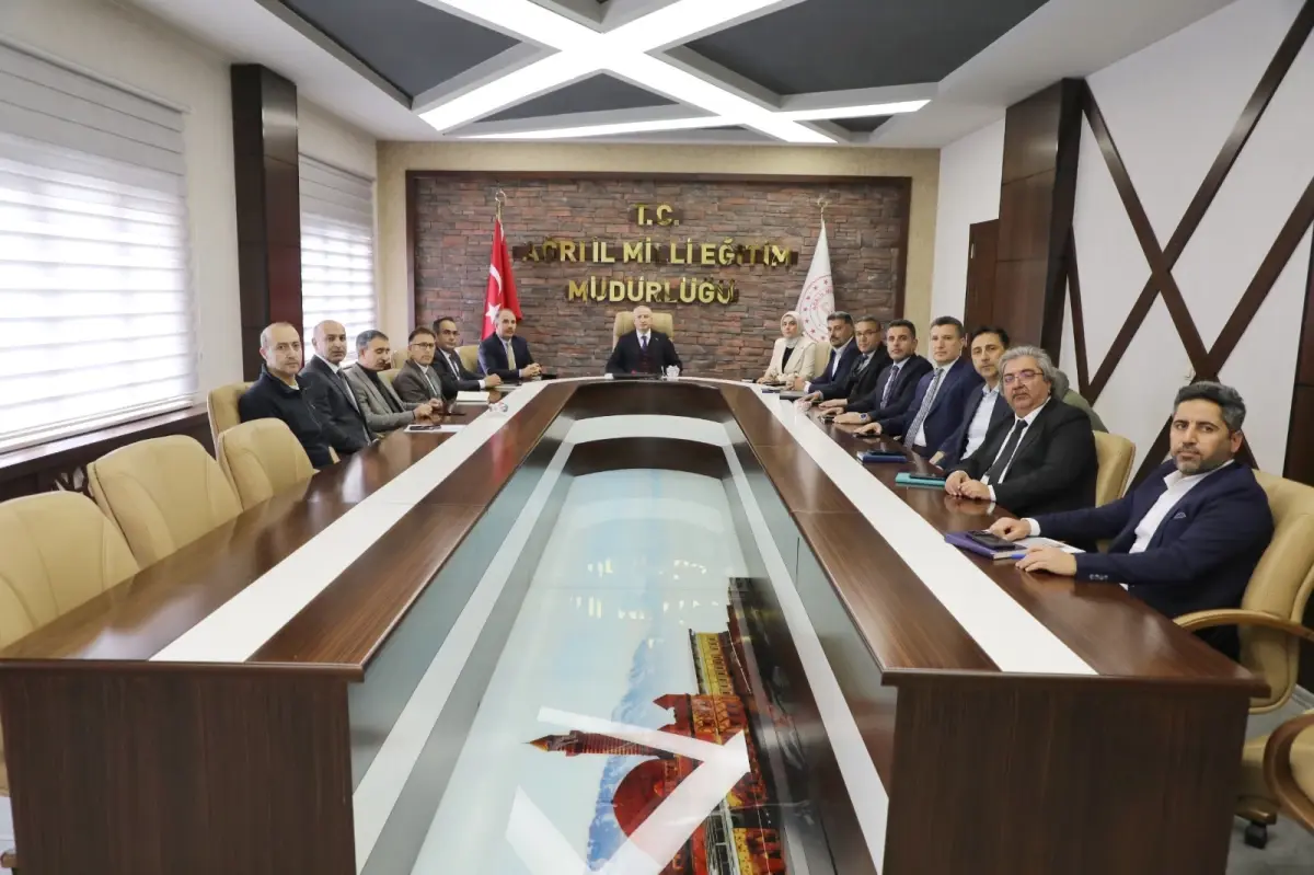 AĞRI’DA EĞİTİMİN NİTELİĞİ MASAYA YATIRILDI (Kardeş Haber)