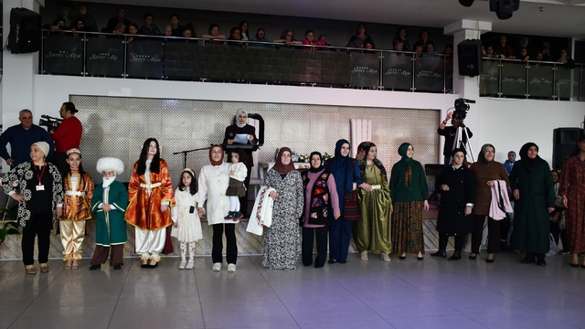 Akşehir’de Halk Eğitim Merkezi’nden Giyim Defilesi (Kardeş Haber)