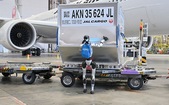 Tokyo Havalimanında Robot Devrimi: Bagaj Taşıma Görevini Artık İnsansı Makineler Üstleniyor