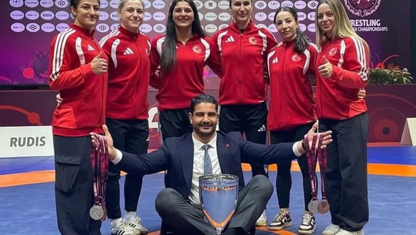 Dünya Onları Konuşuyor: Minderde Türk Kadını Fırtınası!