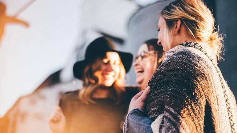 Mutluluğun Başkentleri Belli Oldu: 2026’nın En Huzurlu Şehirleri Açıklandı!