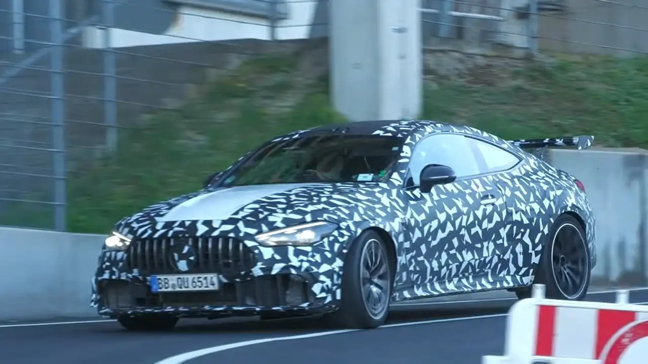 Performansın Yeni Zirvesi: Yeni Mercedes-AMG CLE Coupe V8 Motoruyla Sahneye Dönüyor