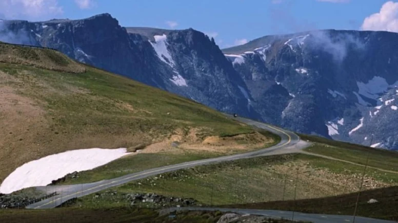 Dünyanın En Güzel Manzaralı Yolu Açıldı: 3 Bin 300 Metrede Adrenalin Dolu Sürüş!