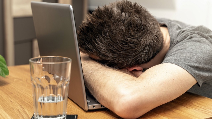 Uzun Uçuş Sonrası Yorgunluk Tarih Oluyor: Jet Lag İçin Etkili Çözümler