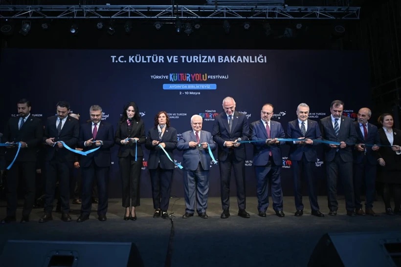 Sanat Herkese Ulaşıyor: Bakan Ersoy Aydın Kültür Yolu Festivali’ni Açtı