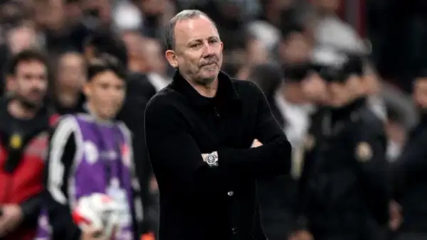 Beşiktaş JK Taraftarından Sergen Yalçın’a Sert Tepki