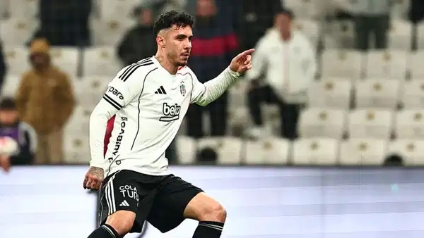 Siyah-beyazlılarda kritik maç öncesi sakatlık gelişmesi Emirhan Topçu bu maçta yer alamayacak