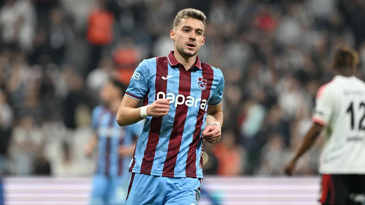 Trabzonspor Ernest Muçi Transferini Bitirdi