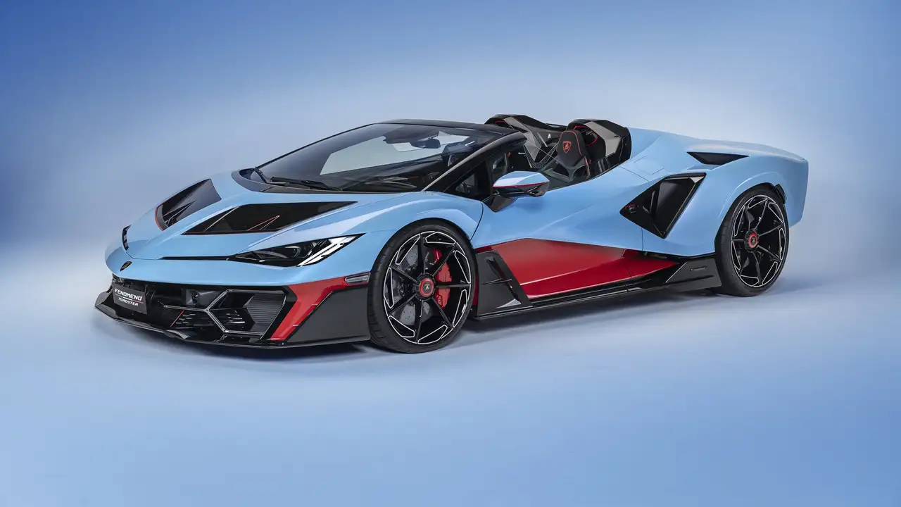 Lüksün Zirvesi Açık Havada: Lamborghini Fenomeno Roadster sahnede (Kardeş Haber)